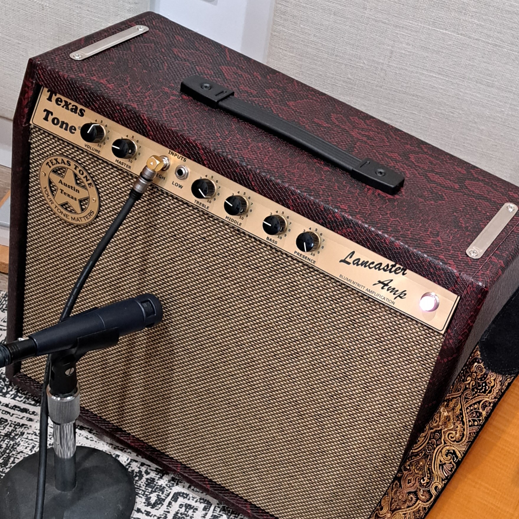 Tecas Tone Lancaster ad